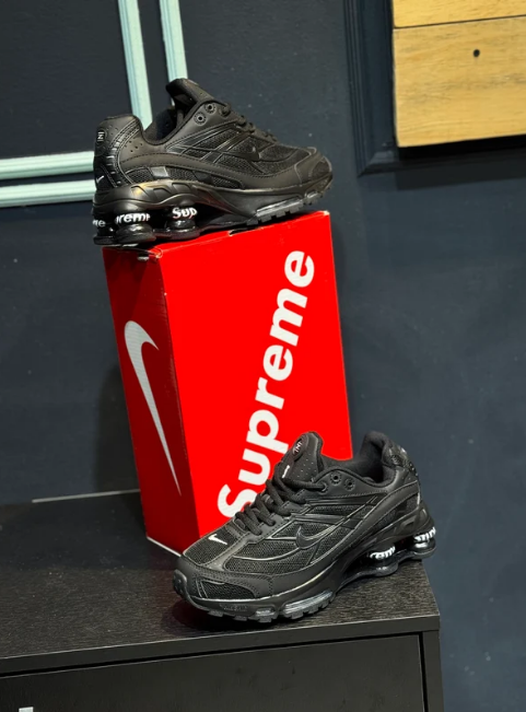 NIKE SHOX SUPREME