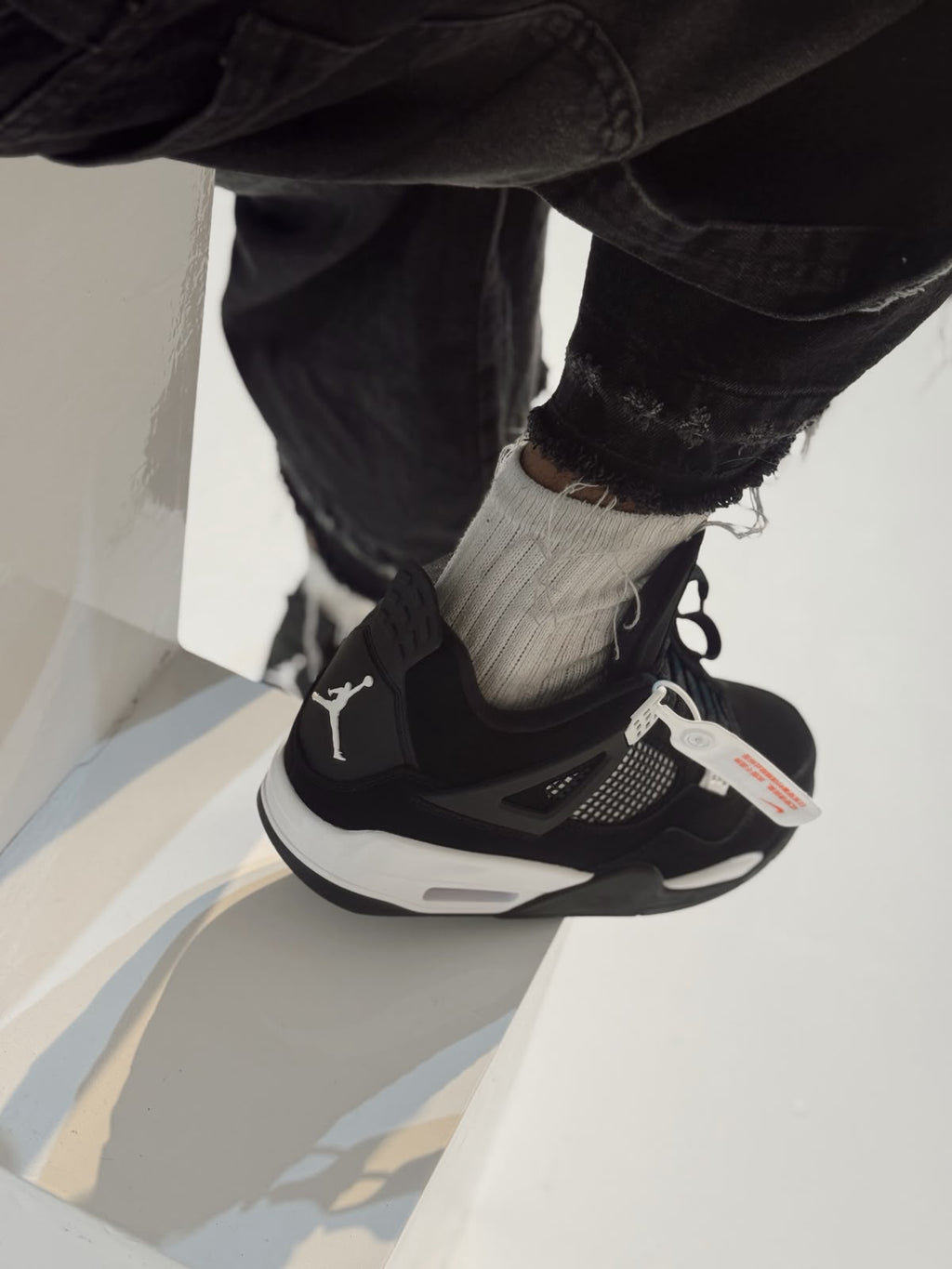 Air Jordan 4 White Thunder