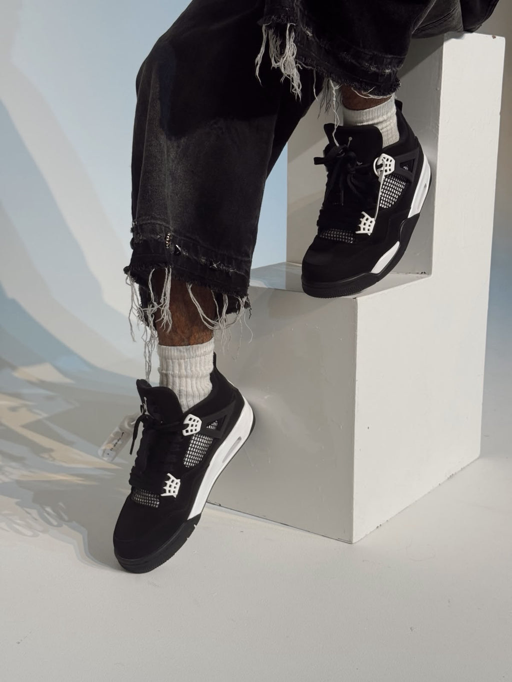 Air Jordan 4 White Thunder